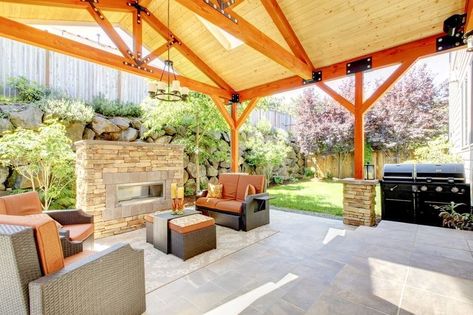 Firepit Seating, Design Per Patio, Veranda Design, Covered Backyard, Rectangular Fire Pit, Big Trees, Patio Pergola, Square Fire Pit, Backyard Kitchen