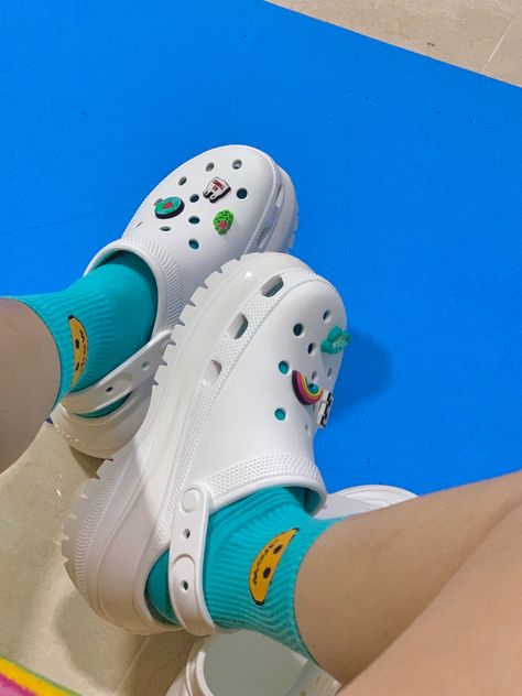 Croc Mega Crush Outfit, Crocs Mega Crush Sandal Outfit, Crocs Mega Crush Clog Outfit, Mega Crush Crocs, Crocs Mega Crush Sandal, Crush Crocs, Crocs Heels, Aesthetic Crocs, Mens Ootd