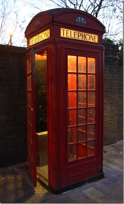 Phone Booth Uk Phone Booth, Red Telephone Booth Aesthetic, Phone Booth Drawing, Phone Booth Aesthetic, Old Telephone Booth, Old Phone Booth, English Telephone Booth, Telephone Kiosk, London Telephone Booth