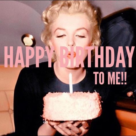 Marylin Monroe Birthday, Happy Birthday Marilyn Monroe, Happy Birthday Gorgeous Woman, Happy Bday Aesthetic, Marilyn Monroe Birthday, Woman Celebrity, Birthday Gorgeous, Birthday Vibes, Happy Birthday Gorgeous