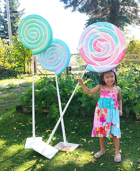 How to Make a Giant Ice Cream Prop Candy Decorations Diy, Candy Props, Giant Ice Cream, Giant Lollipops, Ice Cream Party Decorations, Candy Theme Birthday Party, Candy Themed Party, Lollipop Party, Candy Land Birthday Party