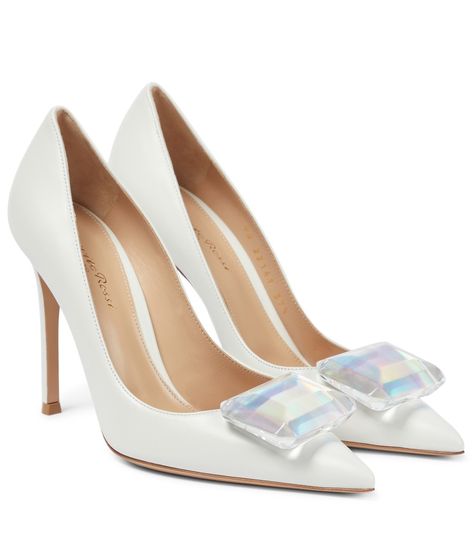 Gianvito Rossi Heels, Pumps Heels Stilettos, White Pumps, White Heels, Goat Leather, Spring Shoes, Heel Pumps, Designer Heels, High Heel Pumps