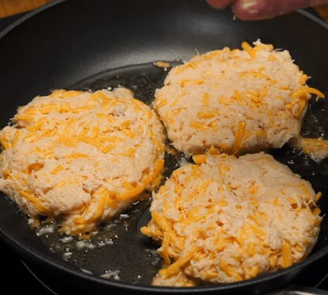 What To Do With Chicken Patties, Canned Chicken Patties Low Carb, Ww Recipes With Canned Chicken, Canned Chicken Cheese Egg, Dinner Recipes Canned Chicken, Lunch With Canned Chicken, Shredded Chicken Patties Recipes, Low Carb Chicken Patties, Canned Chicken Breakfast Recipes