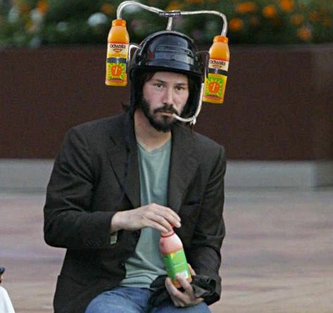 Keanu Reeves Wholesome, Keanu Reeves Funny, Keanu Rives, Keanu Reeves Meme, Keanu Reeves Young, The Matrix Movie, Keanu Reeves Quotes, Keanu Reeves Life, Keanu Reeves John Wick