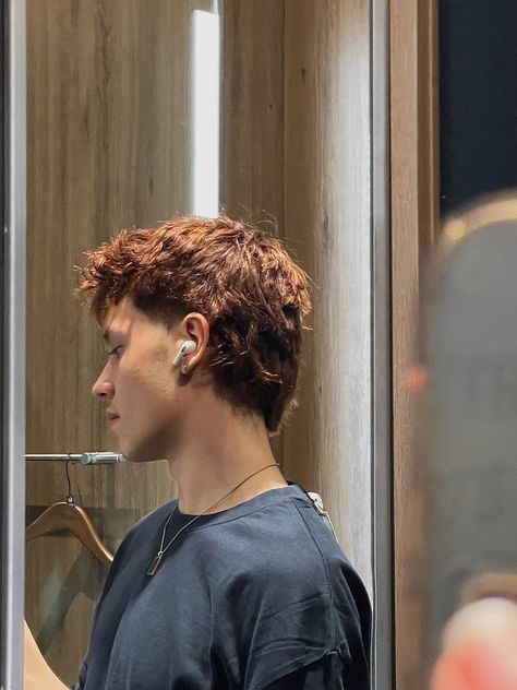 #mullet #brownhaircolors #aesthetic #guy #mirrorselfies #instagram Filip Light Mullet, Mullet Aesthetic, Brown Mullet, Aesthetic Guy, Aesthetic Guys, Golden Lights, Brown Hair Colors, Light Brown, Mirror Selfie