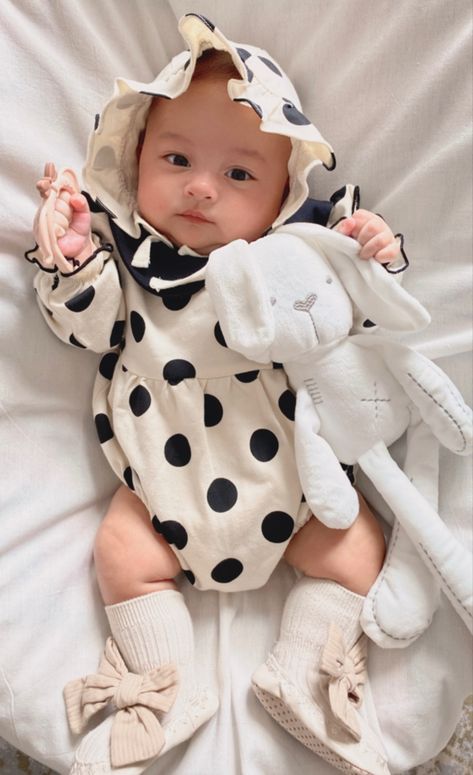 Baby Fashion Girl Newborn, Baby Picture Outfits, Foto Newborn, Foto Baby, Asian Babies, Baby Bundles, Dream Baby, Photography Aesthetic