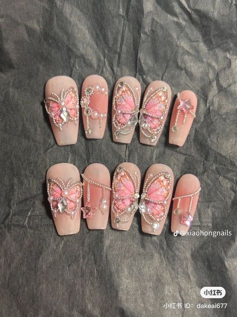 Rave Nails, Caviar Nails, Kutek Disney, Fake Nails Designs, Pretty Nail Art Designs, Pretty Gel Nails, Really Cute Nails, Nail Art Designs Videos, Soft Nails