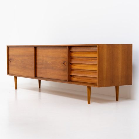 Listed on VNTG.com: Teak low sideboard from the Platon series by Lothar Wegner, Germany 1960s | #vntg #vintage 60s Sideboard, Low Sideboard, Walnut Sideboard, Mid Century Sideboard, Teak Sideboard, Vintage Sideboard, 70s Style, Sideboard Storage, City Furniture