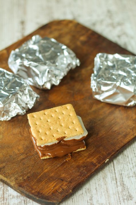 Blackstone Griddle Recipes - Smores - Jen Around the World Grilled Smores, Griddle Cooking Recipes, Kraft Foods, Smore Recipes, Blackstone Grill, Cooking Stone, Griddle Recipes, Griddle Cooking, Blackstone Griddle