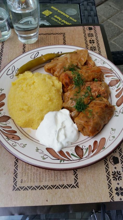 #Sarmale #LaCeaunBrasov Romanian Recipes Traditional, Romanian Dishes, Romanian Dinner Recipes, Sarmale Recipe, Vegan Romanian Recipes, Romanian Food Traditional, Romanian Food Traditional Aesthetic, Romania Food, Eastern European Recipes