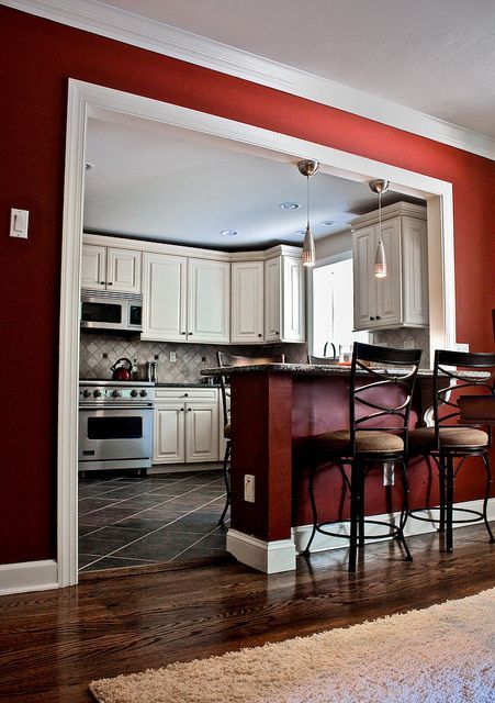 53 Bold Red Accent Walls to Beautify Your Home Half Wall Kitchen, Bar Decorations, Walls Ideas, Open Kitchen And Living Room, Bathroom Paint Colors, Kitchen And Dining Room, Kitchen Decorating, Trendy Kitchen, Kitchen Redo