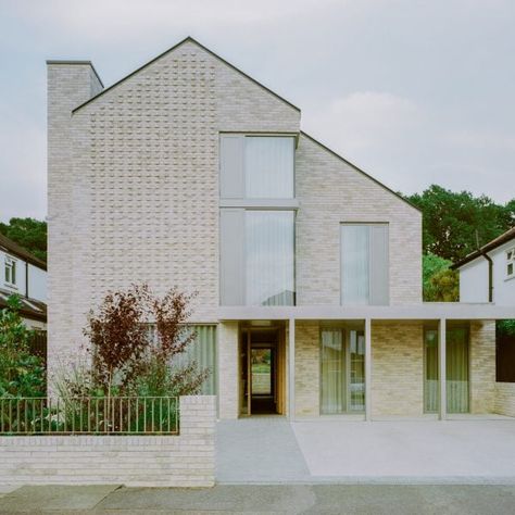 Suburban Architecture, Streetscape Architecture, Timber Stair, Open Stairs, Kingston Upon Thames, British Architecture, Richmond Park, Paved Patio, Timber Panelling