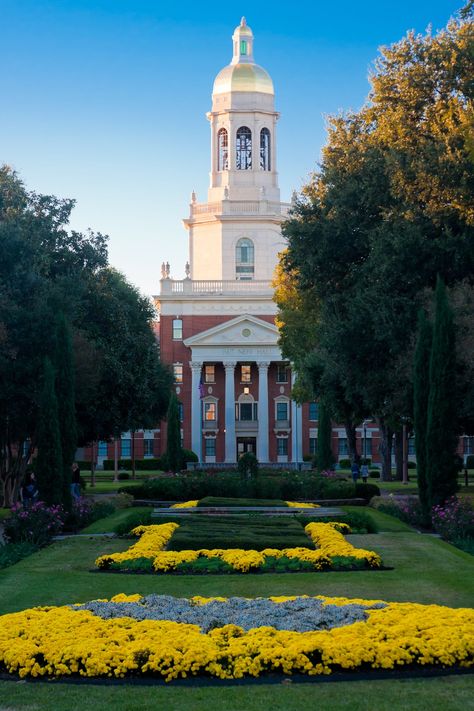 The 50 Most Beautiful College Campuses in America | Condé Nast Traveler Baylor University Logo, Baylor University Campus, Leighton House Museum, Campus Aesthetic, College Wallpaper, College Architecture, College Visit, Georgian Architecture, Neoclassical Architecture