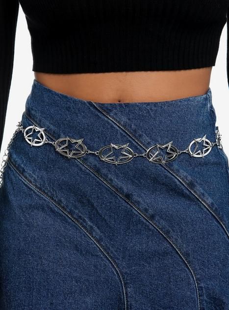 Star Chain Belt, Celestial Belt, Early 2000 Fashion, Charm Belt, Sea Punk, Chain Outfit, Silver Chain Belt, Jeans With Chains, Pretty Pants