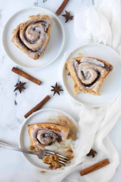 The Best Healthy Cinnamon Rolls (+ vegan options!) Cinnamon Rolls Vegan, Butternut Squash Bread, Healthy Cinnamon Rolls, Squash Bread, Cinnamon Rolls Recipe, Pound Cake Recipes, Round Cake Pans, Breakfast Treats, Vegan Options