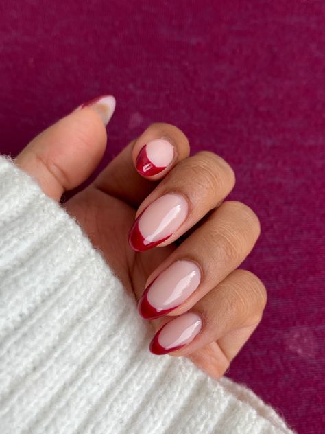 Cranberry Tips Nails, French Nails Swirl, Fall French Nails, Bordeaux Nails, Red French Nails, Nails Swirl, French Bordeaux, Red French, Nail Trend