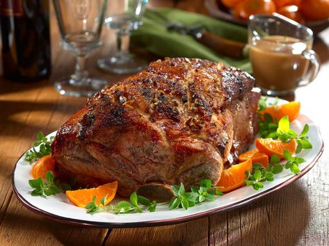 Garlicky Pernil with Shallot Gravy Mojo Criollo, Goya Recipe, Holiday Entrees, Pork Shoulder Recipes, Boricua Recipes, Pork Shoulder Roast, Roasted Pork, Tenderloin Recipes, Pork Tenderloin Recipes