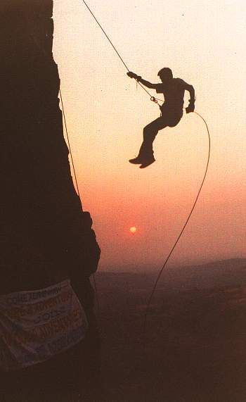 Abseiling, Climbing Photography, Panjat Tebing, Wow Photo, Extreme Sport, Adventure Sports, Mountain Climbing, Pink Sunset, Hang Loose