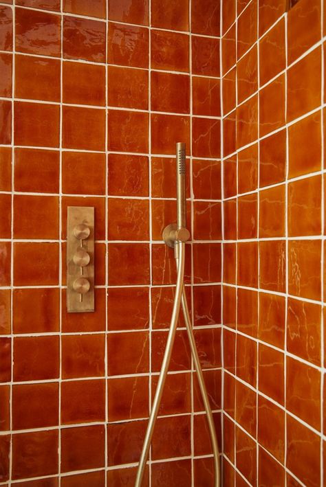 Glazed+Orange+Tiles+ Orange Bathroom Tiles, 70s Bathroom Aesthetic, Retro Tile Bathroom, Orange Tile Bathroom, Burnt Orange Bathroom, Bathroom Orange, Orange Tile, 50s House, Monochrome Bathroom