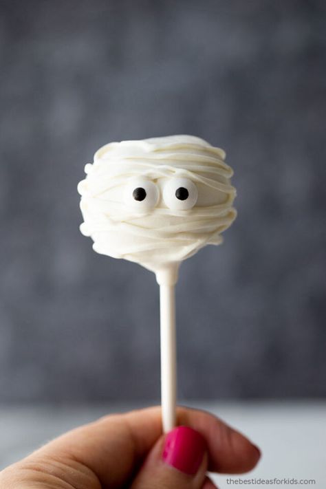 Mummy Cake Pops Packaged Halloween Treats, Halloween Classroom Snacks, Halloween Party Classroom, Food For Party, Mummy Cake, Classroom Snacks, Halloween Snack Mix, Halloween Ice Cream, Ghost Cake