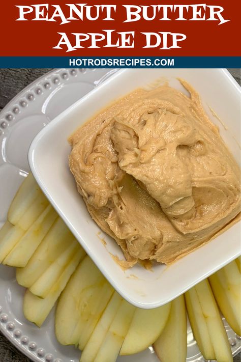 Why settle for plain peanut butter when you can dip your apple slices in this delicious Peanut Butter Apple Dip. Only 5 simple ingredients. Peanut Butter Apple Dip, Cream Cheese Apple Dip, Apple Dip Recipe, Peanut Butter Apple, Peanut Butter Whipped Cream, Whipped Peanut Butter, Taffy Apple, Peanut Butter Dip, Apple And Peanut Butter