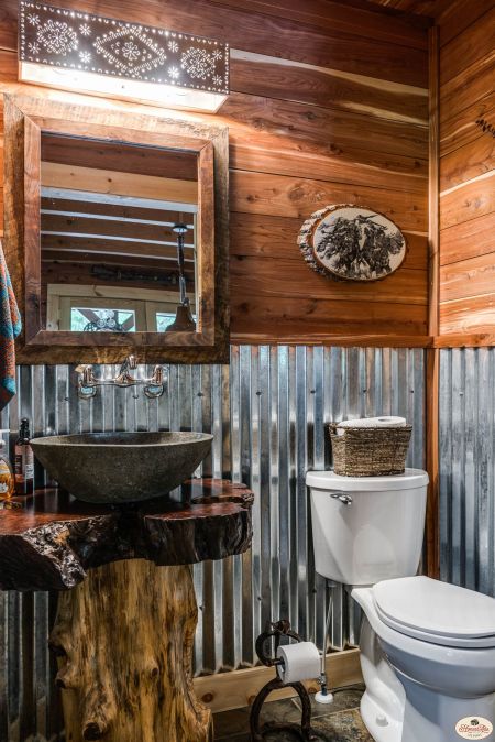 DSC2634_HDR Log Home Interior, Barn Bathroom, Cabin Interior Design, Log Cabin Interior, Log Cabin Ideas, Cabin Bathrooms, Rustic Bathroom Designs, Log Cabin Decor, Bathroom Farmhouse Style