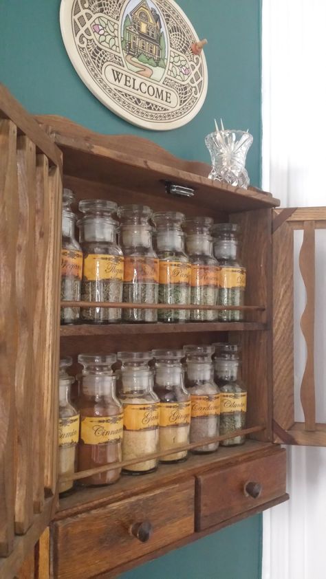 Antique Spice Cabinet, Antique Spice Rack, Vintage Spice Cabinet, Vintage Spice Jars, Spice Rack Vintage, Real Farmhouse, Vintage Spice Rack, Spice Cabinets, Organization Pantry