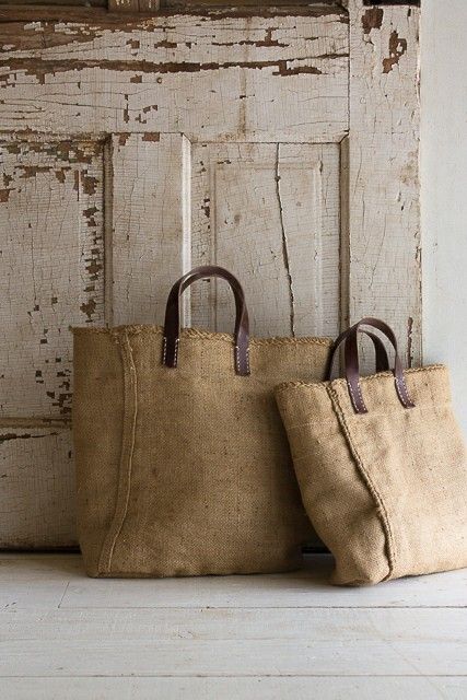 Sac Diy, Crafts Sewing Patterns, Sewing Projects Clothes, Trendy Sewing, Jute Bag, Sewing Pillows, Old Door, Eco Bag, Jute Bags