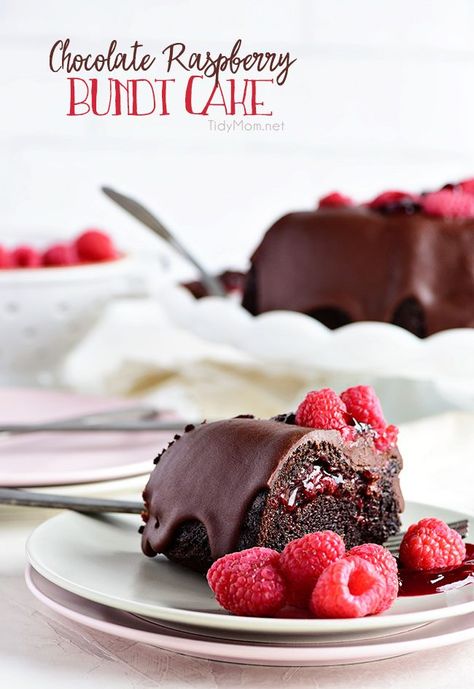 Chocolate Raspberry Bundt Cake perfect for a Valentine’s Day Dinner Meal Plan Chocolate Raspberry Bundt Cake, Raspberry Bundt Cake, Paleo Snack, Raspberry Desserts, Chocolate Bundt, Chocolate Raspberry Cake, Raspberry Recipes, Chocolate Bundt Cake, Raspberry Filling