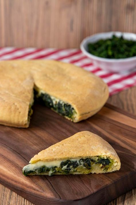 Spinach Souffle, White Pizza Recipes, Pizza Rustica, Focaccia Pizza, Moussaka Recipe, Italian Cuisine Recipe, White Pizza, Sicilian Recipes, Super Easy Recipes