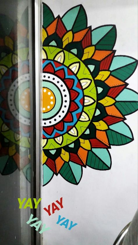 Mandala Art Door Design, Door Mandala Art, Mandala Art On Wall Easy, Simple Mandala Design Easy, Rangoli Drawing On Paper, Mandala Art Rangoli, Wall Painting For Home, Flower Pattern Drawing, Wall Art Diy Paint