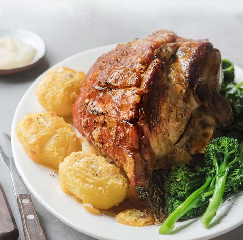 Roasted Leg of Pork | NZ Pork Pork Leg Roast Recipes, Roast Leg Of Pork, Roast Pork Leg, Pork Leg Roast, Sticky Pork Ribs, Cooking Pork Roast, Pork Gravy, Slow Cooker Recipes Pork, Pork Leg