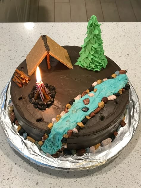 Camping Cakes Ideas, Camping Cake Decorating Ideas, Outdoor Cake Decorating Ideas, Campfire Cake Ideas, Camping Cake Ideas Simple, Camping Themed Cake Ideas, Survival Birthday Cake, Woods Birthday Cake, Birthday Cake Camping Theme