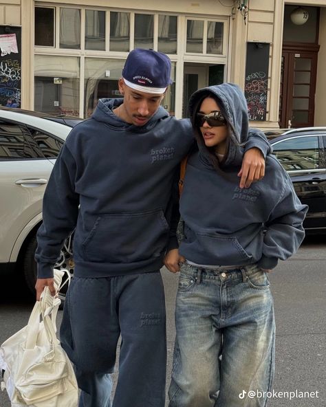 Couple Outfits Matching Casual, Cute Outfits Fall, Oversized Outfits, Outfits Fall Aesthetic, Couple Outfits Matching, Streetwear Couple, Casual Fall Fashion, Weather Aesthetic, Street Wear Fashion