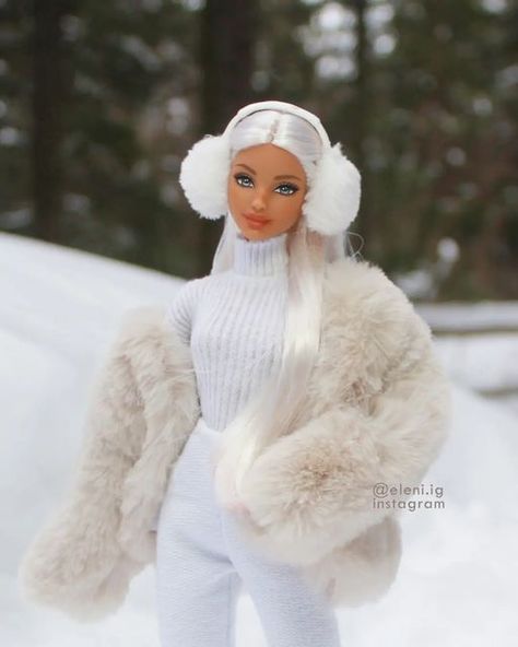 Barbie Outfits Winter, Winter Barbie Outfits, Barbie Winter Outfits, Ken Doll Outfits, Ski Barbie, Barbie Christmas Clothes, Christmas Barbie Dolls Outfit, Winter Barbie, Barbie Winter