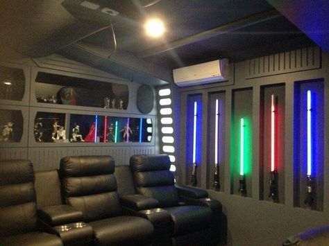 Star wars themed home theatre Movie Room Design, Small Movie Room, Star Wars Man Cave, Star Wars Room Decor, Small Home Theaters, Star Wars Bedroom, Nerd Room, Movie Room Decor, Star Wars Room