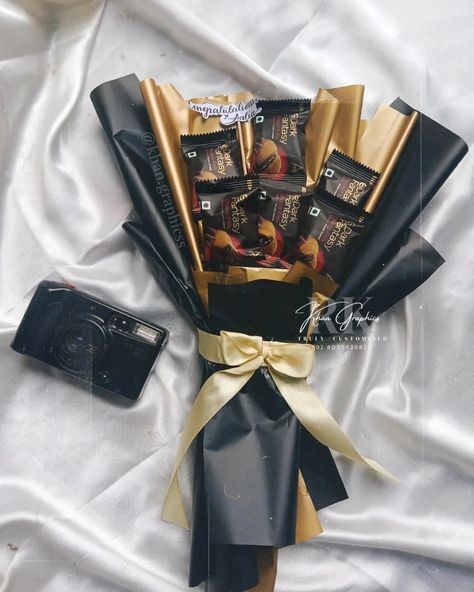 Dark fantasy bouquet 🤎 . Gift this prettiest bouquet for your close ones! Can be customised with any kind of chocolates or snacks ! . DM us for orders & queries. 📍 Khan graphics sirsi +91 8095439817 . . . . . . . . . . . . . #bouquet #chocolatebouquet #weddingbouquet #engagementgifts #custombouquet #customgifts #darkfantasy #biscuitbouquets #snackslove #snackbouquet #custommade #trulycustomised Bouquet Of Chocolates Gift Ideas, Chocolate Bouquet Aesthetic, Chocolate Bouquet Ideas Creative, Fantasy Bouquet, Snacks Bouquet, Chocolate Bouquet Ideas, Girly Christmas Gifts, Chocolate Bouquet Diy, The Best Aesthetic