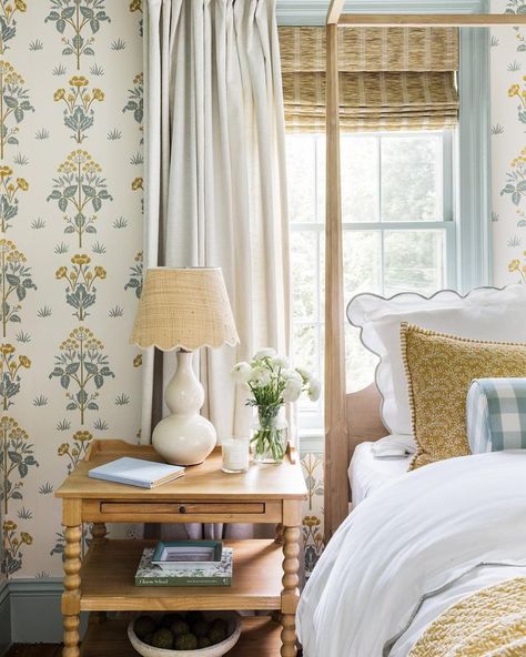 Federal Farmhouse, Oliver James, Nantucket Style Homes, Millennial Style, Vintage Kids Room, Sleeping Nook, Grand Millennial Style, Grand Millennial, Airbnb Design