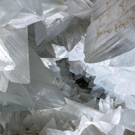 Abandoned Mine, Giant Crystal, Narrow Staircase, South Of Spain, Crystal Cave, The Descent, Perfectly Timed Photos, 12 November, The Cave