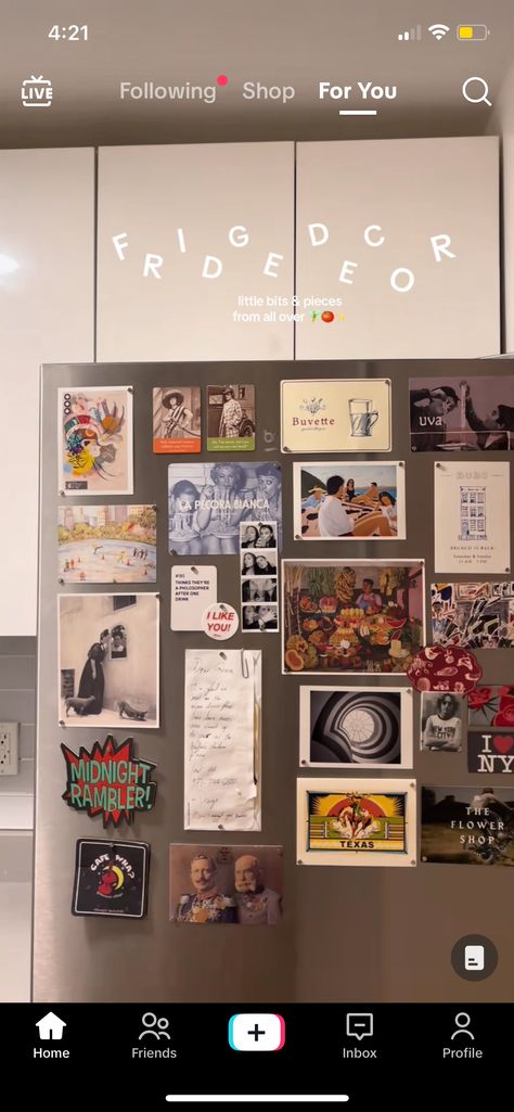 Fridge With Pictures On It, Diy Fridge Decor, Fridge Door Aesthetic, Fridge Pictures Aesthetic, Pictures On Fridge Ideas, Decorated Fridge Aesthetic, Fridge Ideas Decor, Aesthetic Fridge Decor, Photos On Fridge