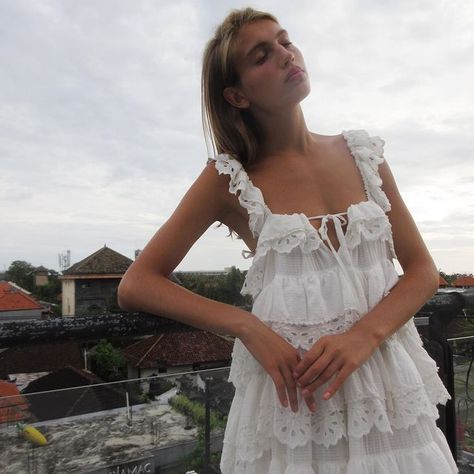 Dreamy days ☁ Scallop Frill Mini Dress #Regram via @CcxEjMtLArO White Dress Summer Short, Paris Fits, Astrology Fashion, Summer Party Dresses, Lace Dresses For Women, Beach Outfit For Women, Dainty Dress, Frill Mini Dress, White Lace Mini Dress