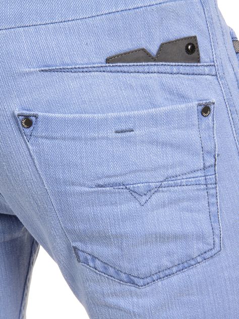 Diesel DARRON 0889Y Tapered: Have a closer look at this stunning jean's back pocket details. Love. Mens Jeans Pockets, Store Jeans, Denim Bags, Denim Inspiration, Denim Ideas, Denim Wear, Bermuda Jeans, Denim Pocket, Diesel Jeans