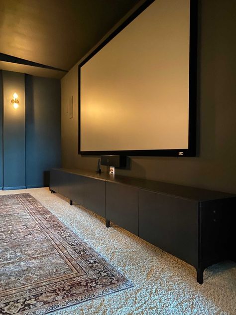 Movie Room Console, Home Theatre Screen Wall Design, Theater Screen Wall Ideas, Basement Tv Projector Ideas, Home Theater Screen Wall Design, Home Theater Projector Setup, Home Theater Decor Ideas Wall Art, Theatre Room Aesthetic, Projector Wall Design