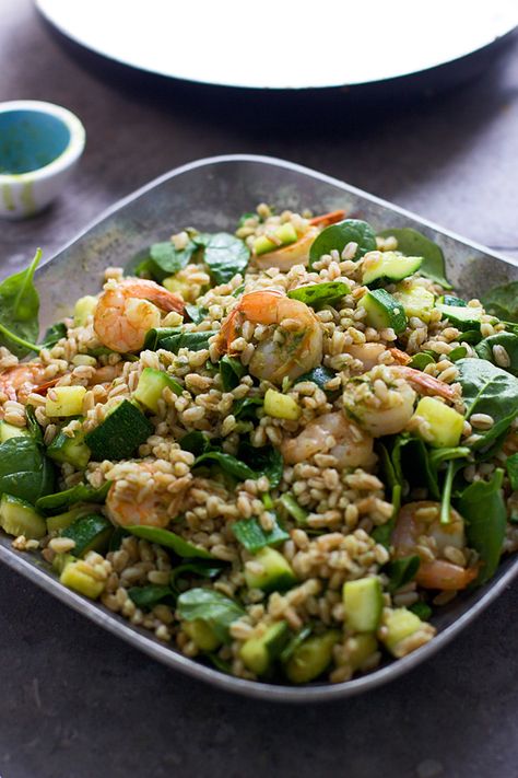 Green Goddess Shrimp and Farro Bowls Farro Bowls, Farro Bowl, Best Shrimp Recipes, Jar Meals, Healthy Appetizer, Shrimp Recipes Healthy, Prawn Recipes, Summer Veggies, Appetizer Ideas