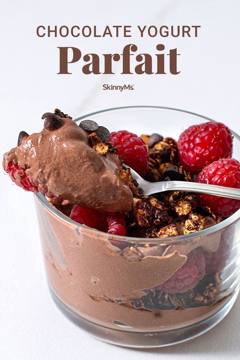 Chocolate Cherry Parfait, Beginner Meals, Healthy Parfait Recipes, Breakfast Parfait Recipes, Healthy Yogurt Parfait, Yoghurt Parfait, Healthy Parfait, Yogurt Parfait Recipe, Chocolate Parfait