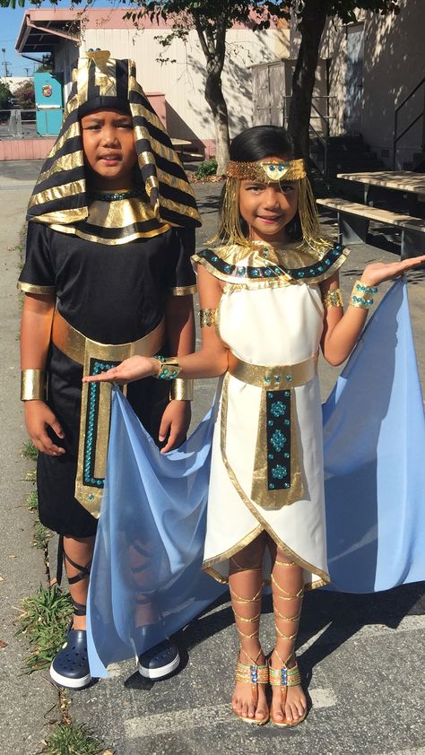 DIY King Tut Costume and Cleopatra Egyptian Diy Costume, Egyptian Fancy Dress, Egyptian Outfit, Egypt Costume, Egyptian Party, Dress Up Ideas, Egyptian Dress, Egyptian Princess, Kids Carnival