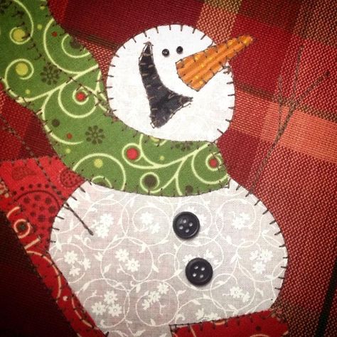 . Snowman Applique, Snowman Quilt, Appliqué Quilts, Applique Pillows, Christmas Applique, Christmas Kitchen Towels, Retro Fabric, Towel Pattern, Christmas Tea