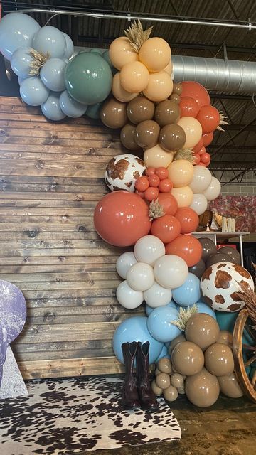 Balloon Arch Western, How The West Was One Balloon Arch, Boho Western Balloon Garland, Western Balloons, Western Balloon Garland, Western Balloon Arch, Western Graduation Party, Western Graduation Party Ideas, Treat Wall