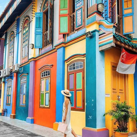 Colorful Singapore strolls via @taramilktea . . #colorful #beautifuldestination #travelawesome #travelblogger #travel #adventure #lovetravels Little India Singapore, Tara Milk Tea, Singapore River, Pedestrian Walkway, Outfit For Travel, Singapore Travel, Southeast Asian, Architecture Fashion, Travel Adventure