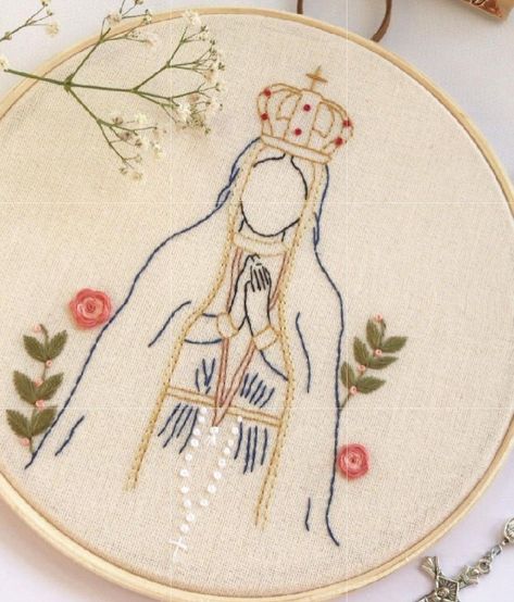 Religious Embroidery, Christian Embroidery, Catholic Crafts, Embroidery Stitches Tutorial, 자수 디자인, Sewing Embroidery Designs, Hand Embroidery Art, Flower Embroidery Designs, Embroidery Hoop Art